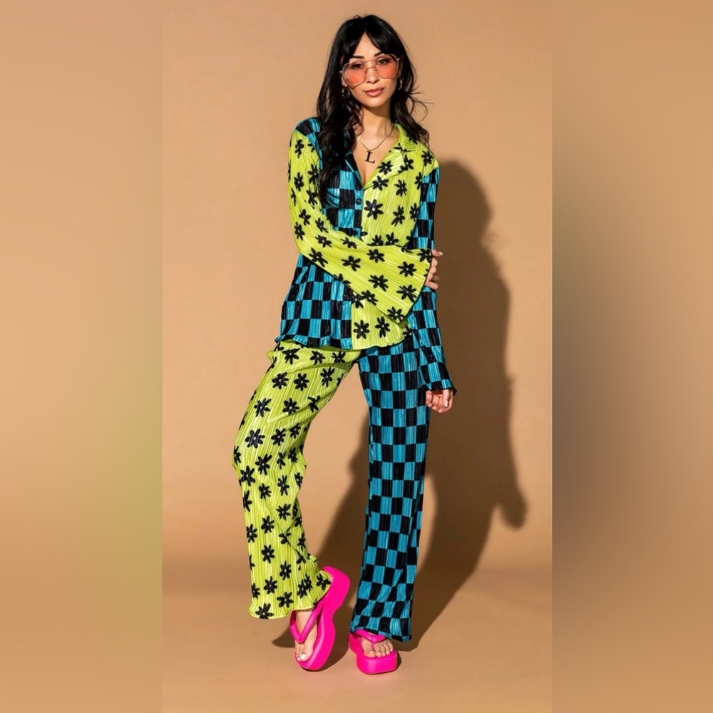 LIKE NEW Dressed in Lala Long Sleeve Plissé Set in Retro Dream Half + Half - Picture 2 of 7
